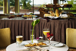 Hotel Mercure Mrągowo Resort & Spa na Mazurach jeziora wypoczynek w Polsce